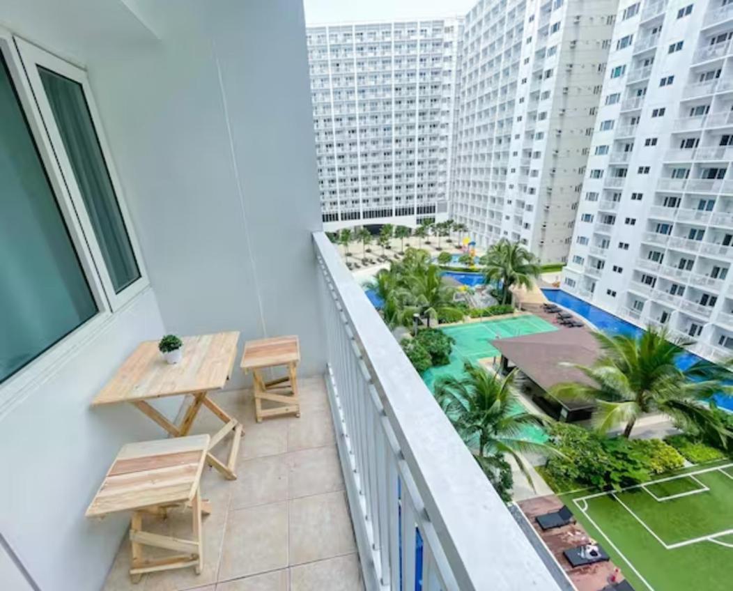 Shore Residences Tower D Manila Bagian luar foto