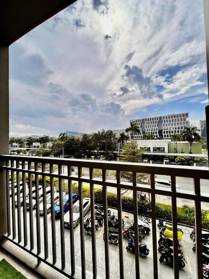 Shore Residences Tower D Manila Bagian luar foto